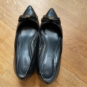 greenwich black leather heels with bows